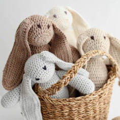 Kvačkani bombažni zajček kakav barve 2