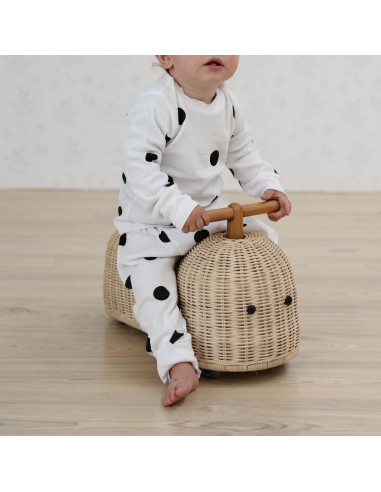 Otroški poganjalec iz ratana